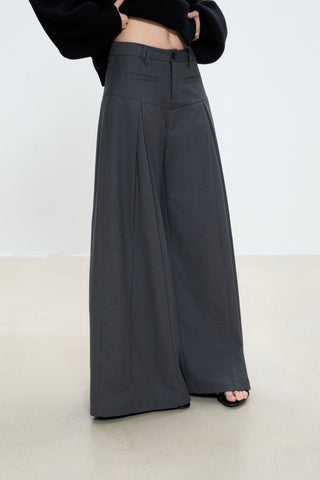 oblique shoulder sweater