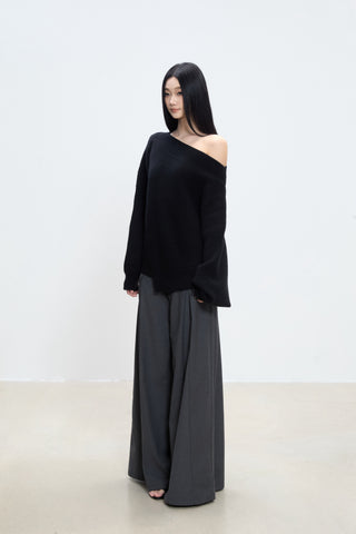 oblique shoulder sweater
