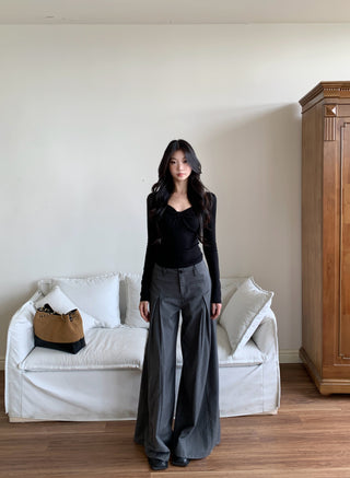 black bottoming shirt