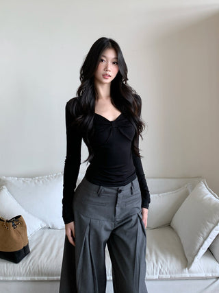 black bottoming shirt