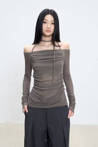 off-shoulder bottoming shirt