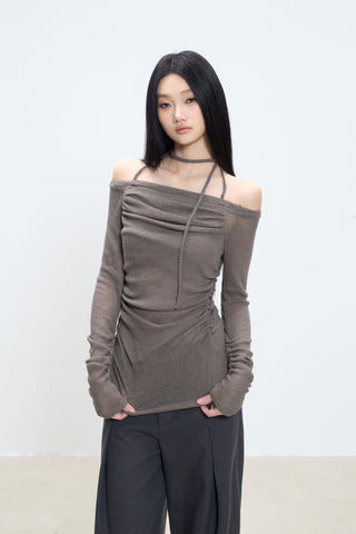 off-shoulder bottoming shirt