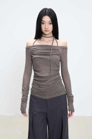 off-shoulder bottoming shirt