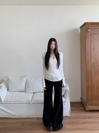 V-neck slim top