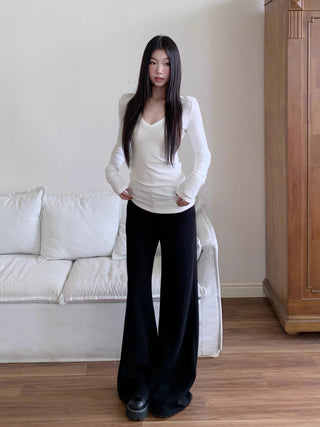 V-neck slim top