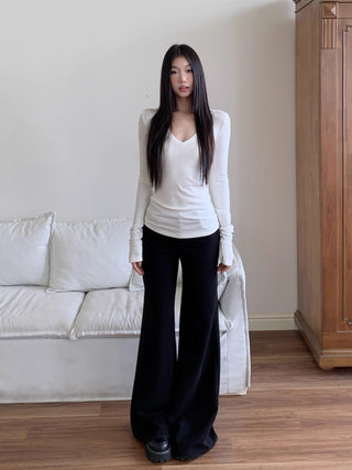 V-neck slim top