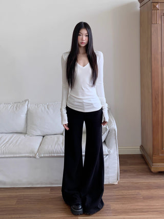 V-neck slim top