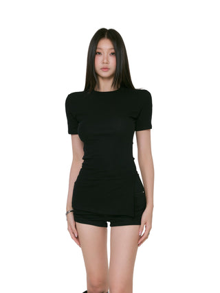black slim tee