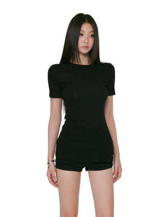 black slim tee