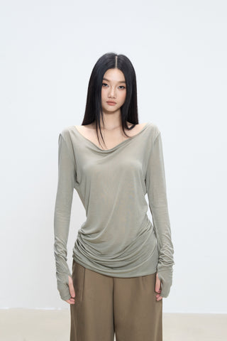 off-shoulder bottoming shirt
