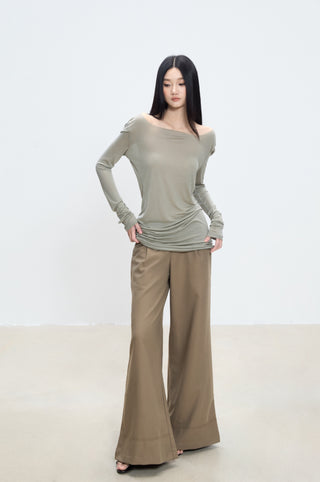 off-shoulder bottoming shirt