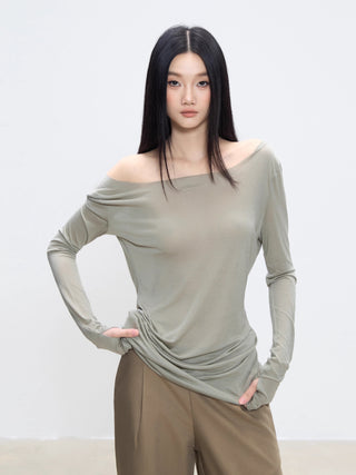 off-shoulder bottoming shirt