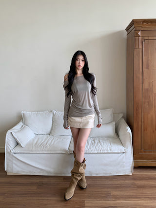 off-shoulder bottoming shirt