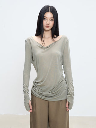 off-shoulder bottoming shirt