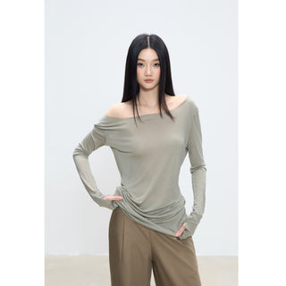 off-shoulder bottoming shirt