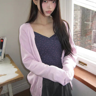 Design Back Point Lettering V-Neck Knit Cardigan