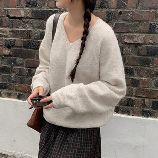 Wool boucle V-neck knit