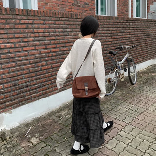 Wool boucle V-neck knit