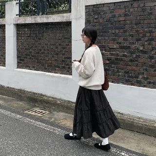 Wool boucle V-neck knit