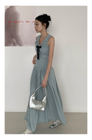 Oversized draping skirt