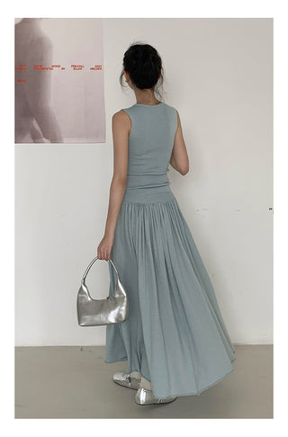 Oversized draping skirt