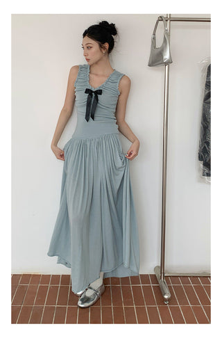Oversized draping skirt