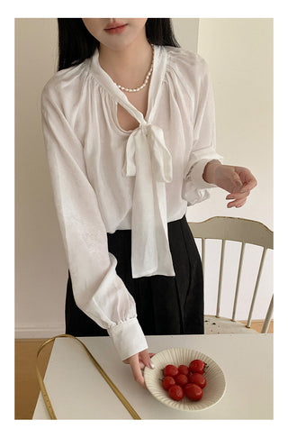 white tea shirt