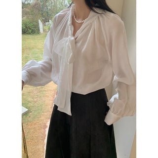 white tea shirt