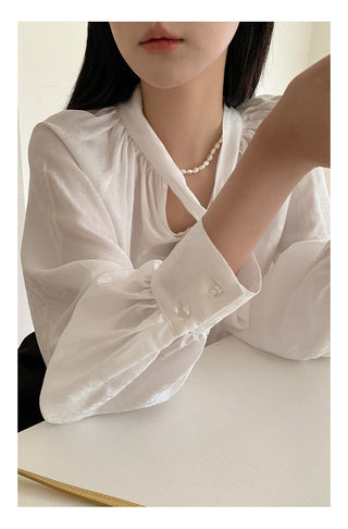 white tea shirt