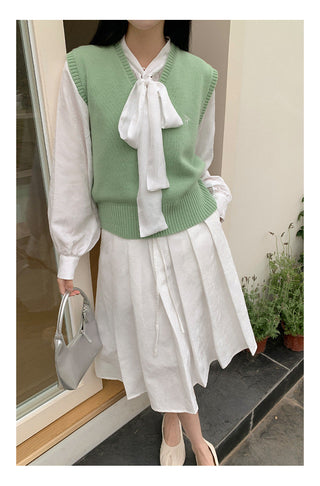 white tea shirt