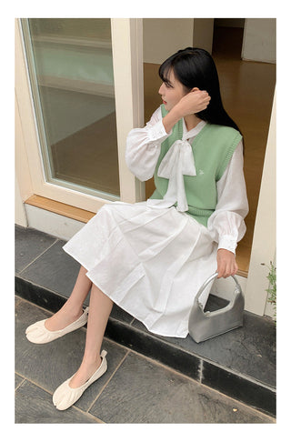 white tea shirt