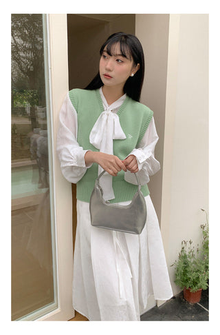 white tea shirt