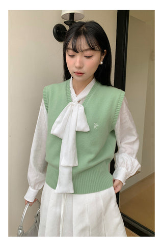 white tea shirt