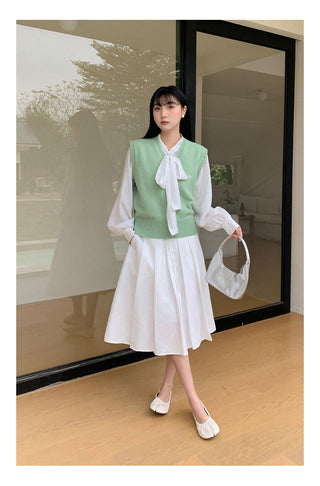 white tea shirt