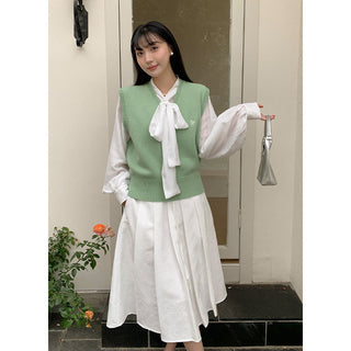 white tea shirt