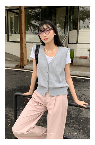 Wool sleeveless vest