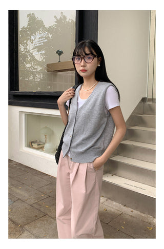 Wool sleeveless vest