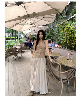 V-neck sleeveless vest