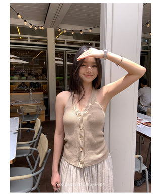 V-neck sleeveless vest