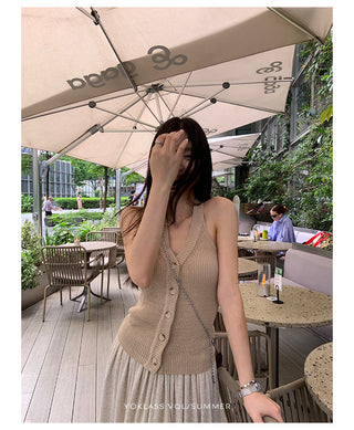 V-neck sleeveless vest