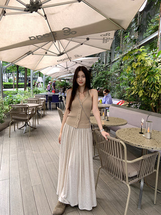 V-neck sleeveless vest