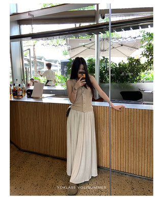 V-neck sleeveless vest