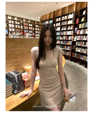 U-collar slim dress