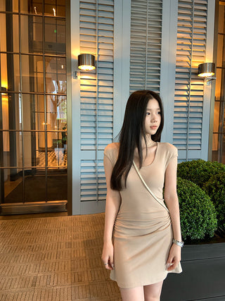 U-collar slim dress