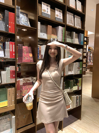 U-collar slim dress