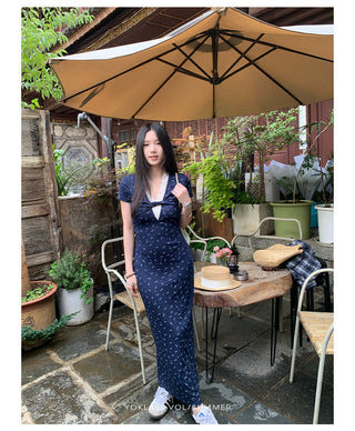 V-neck knit dress
