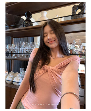 off-shoulder sleeveless top