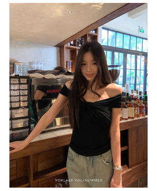 off-shoulder sleeveless top