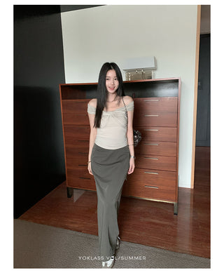off-shoulder sleeveless top
