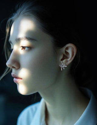 flower stud earrings